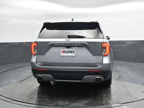 Used 2022 Ford Explorer Limited w/ Equipment Group 301A AWD/4WD image 5
