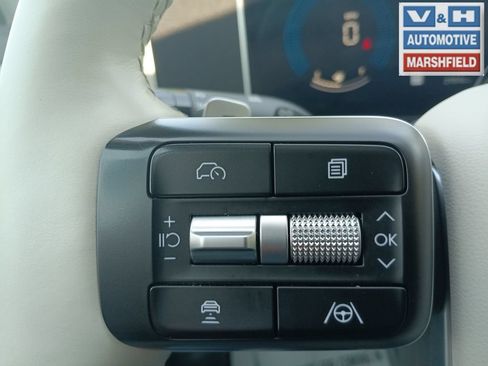 Used 2025 Hyundai Santa Fe SEL AWD/4WD image 17