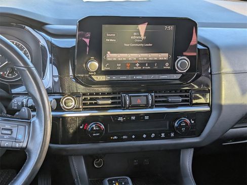 Certified 2022 Nissan Pathfinder SV image 12