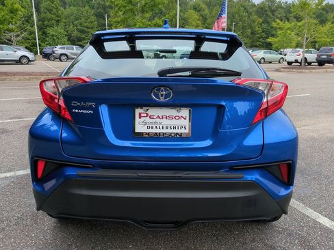 Used 2021 Toyota C-HR XLE FWD image 5