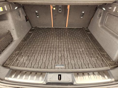 Used 2026 Jaguar F-PACE R-Dynamic S image 31