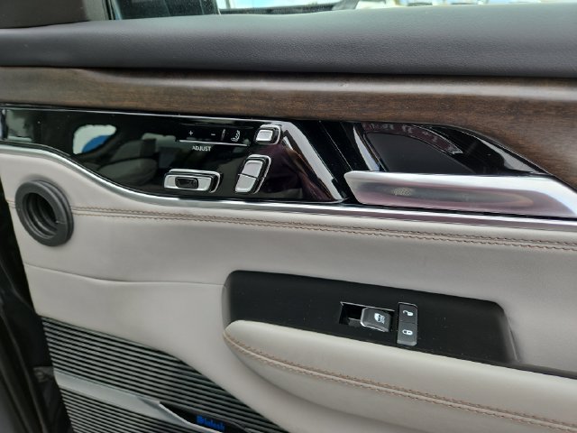 Used 2023 Jeep Grand Wagoneer 4WD w/ Rear Seat Video Group 1 image 41