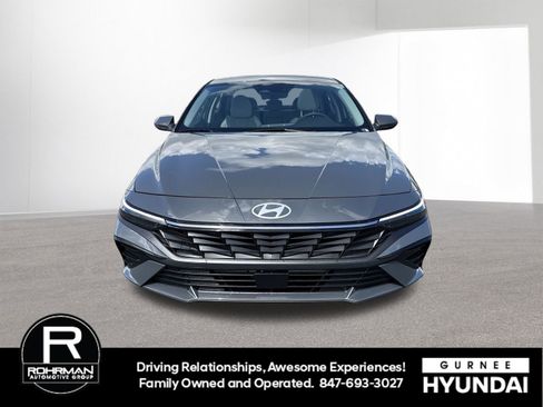 New 2026 Hyundai Elantra Limited FWD image 3