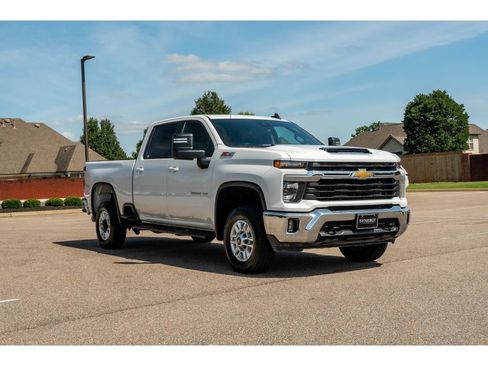 Used 2025 Chevrolet Silverado 2500 LT w/ Convenience Package AWD/4WD image 3