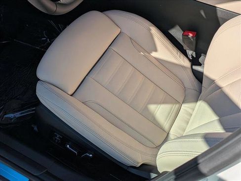 New 2026 BMW 330i Sedan w/ Premium Package image 4