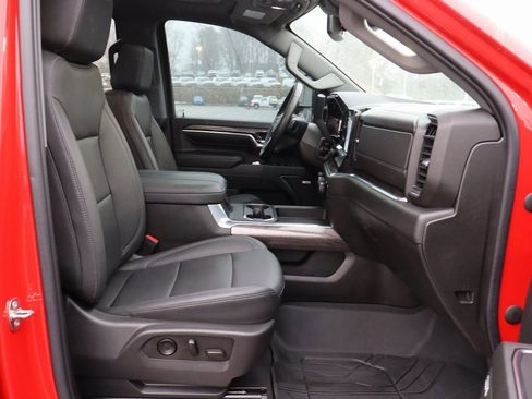 Used 2024 Chevrolet Silverado 2500 LTZ w/ LTZ Convenience Package image 16