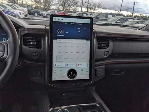 Used 2023 Ford Expedition Limited image 20