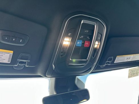 Used 2025 Jeep Grand Cherokee L Limited w/ Black Appearance Package AWD/4WD image 19