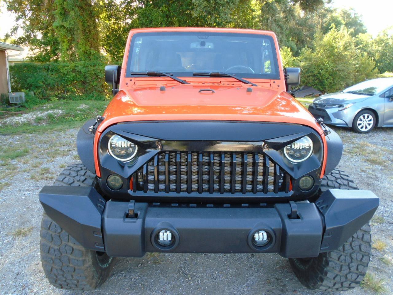 Used 2015 Jeep Wrangler Unlimited Rubicon w/ Connectivity Group AWD/4WD image 6