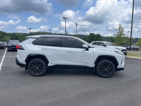 Certified 2024 Toyota RAV4 SE w/ Convenience Package AWD/4WD image 2