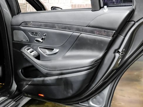Used 2019 Mercedes-Benz S 560 Sedan image 46