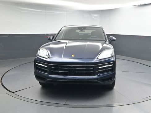 Certified 2024 Porsche Cayenne Coupe AWD/4WD image 29