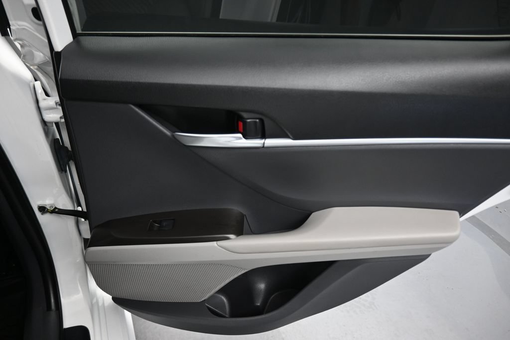 Used 2023 Toyota Camry SE FWD image 34