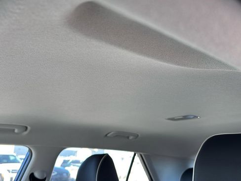 New 2024 Hyundai Venue Limited image 18