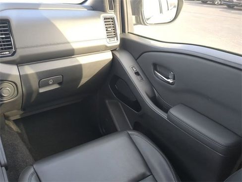 Used 2022 Nissan Frontier Pro-X w/ Pro-X Premium Package image 16