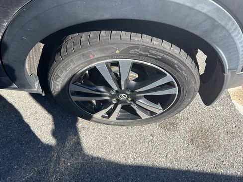 Used 2019 Nissan Kicks SV w/ Exterior Package image 5