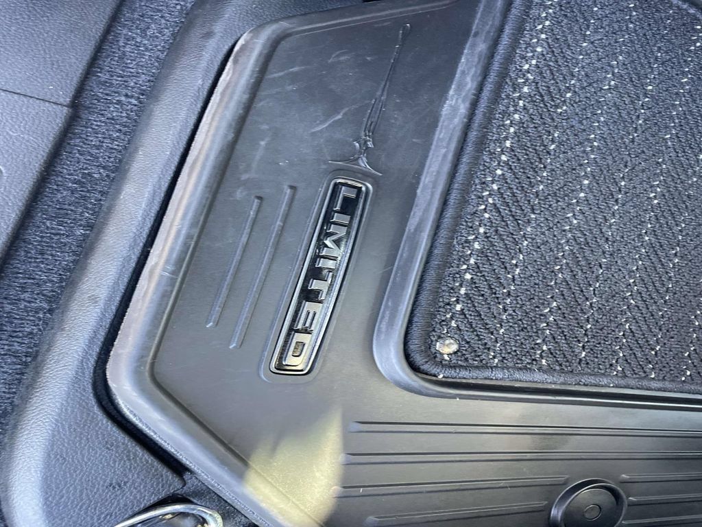 Used 2025 RAM 1500 Limited AWD/4WD image 13