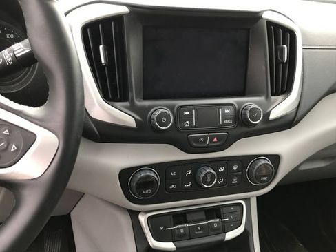 Used 2024 GMC Terrain SLT w/ LPO, Floor Liner Package AWD/4WD image 4