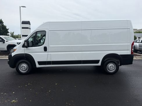 Used 2025 RAM ProMaster 2500 w/ Convenience Group FWD image 7