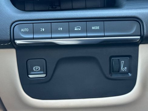 Used 2023 Cadillac Escalade ESV Premium Luxury image 39