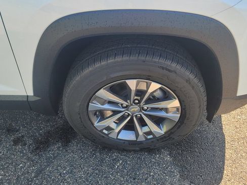New 2026 Chevrolet Equinox LT w/ Convenience Package II FWD image 15