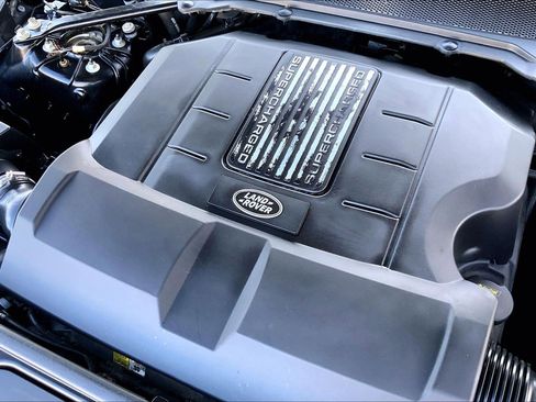 Used 2020 Land Rover Discovery HSE image 29