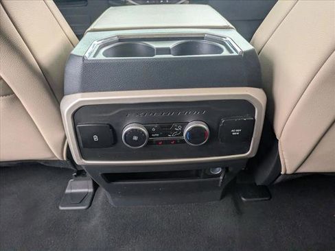 Used 2024 Ford Expedition Limited AWD/4WD image 15