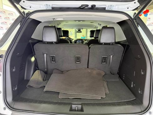 Used 2020 Chevrolet Traverse LT w/ Driver Confidence II Package AWD/4WD image 39
