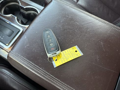 Used 2015 Ford Expedition EL Platinum image 35