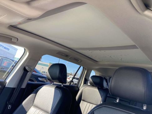 Used 2023 Volkswagen Tiguan SE image 21