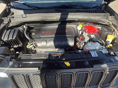 Used 2019 Jeep Renegade Sport AWD/4WD image 24