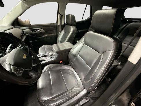 Used 2020 Chevrolet Traverse LT w/ LT Premium Package image 21