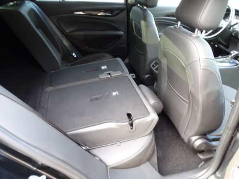 Used 2019 Buick Regal Preferred w/ Driver Confidence Package I FWD image 35