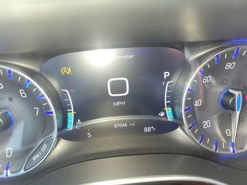 Used 2020 Chrysler Pacifica Limited FWD image 21