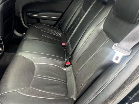 Used 2014 Chrysler 300 C AWD/4WD image 9