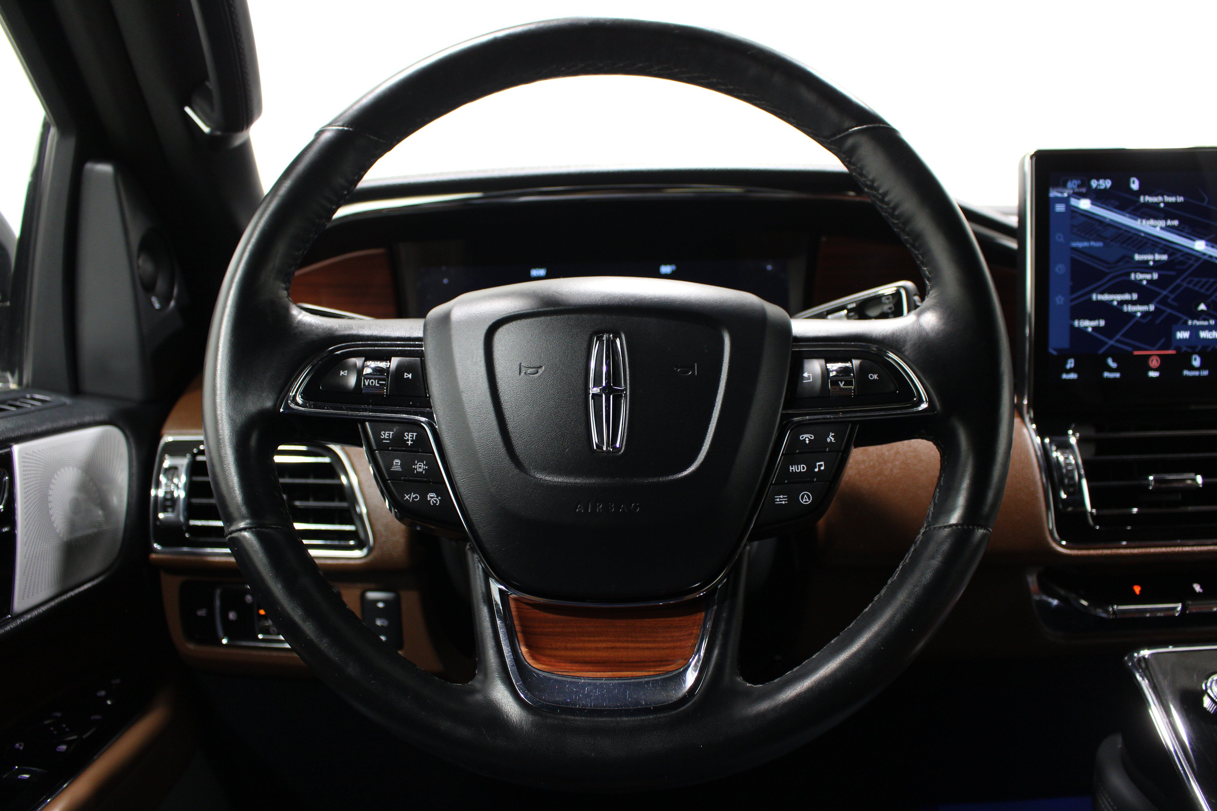 Certified 2024 Lincoln Navigator Reserve AWD/4WD image 11