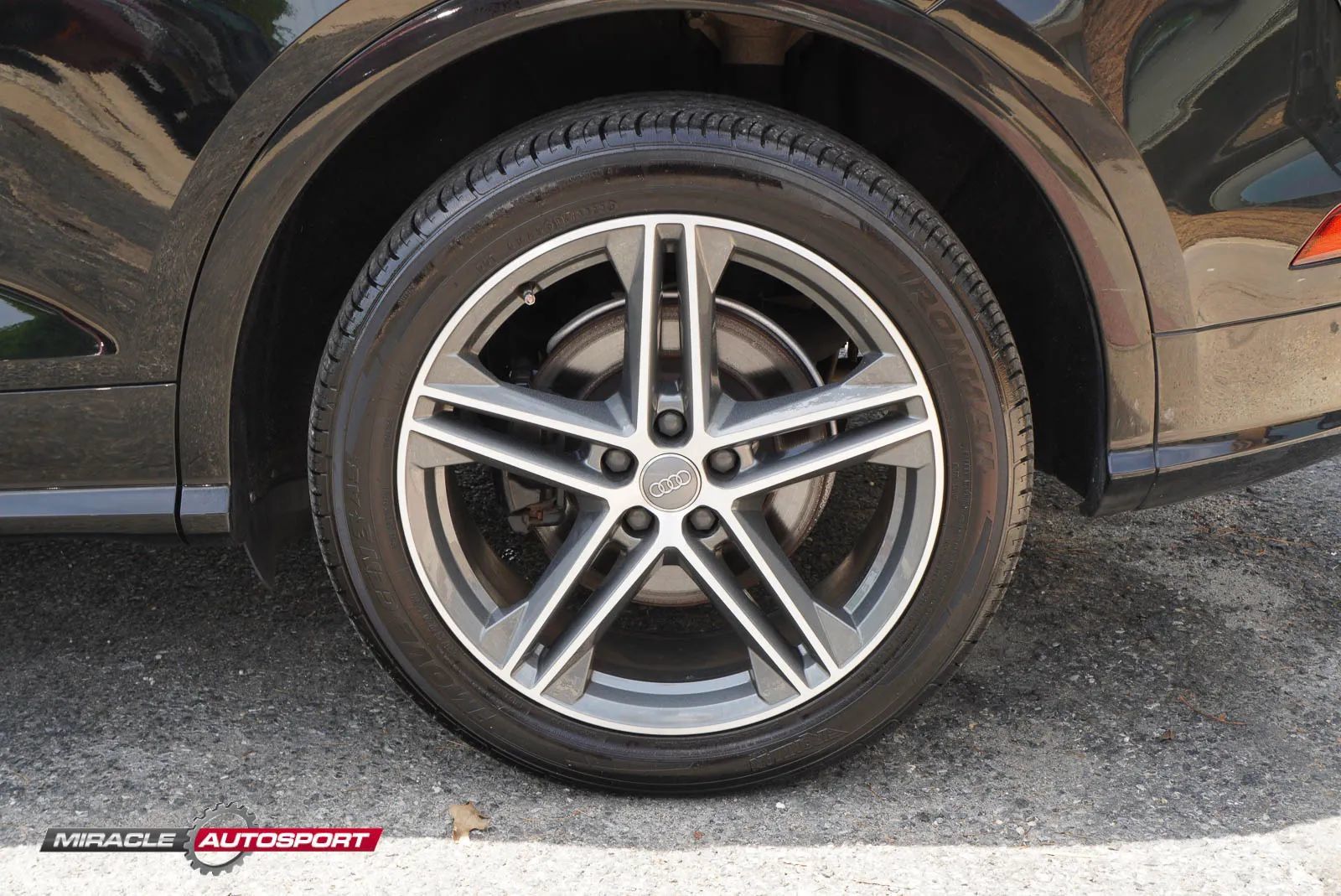 Used 2018 Audi SQ5 Premium Plus w/ Navigation Package AWD/4WD image 12