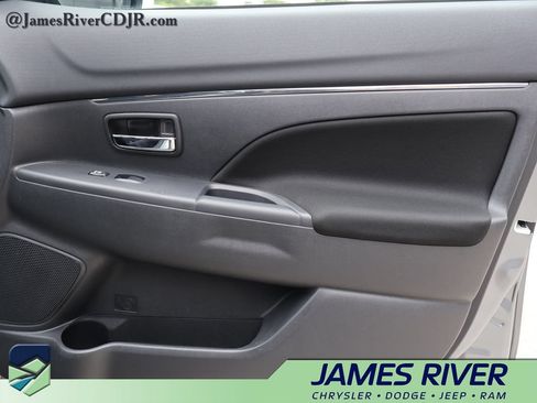 Used 2025 Mitsubishi Outlander Sport SE AWD/4WD image 9