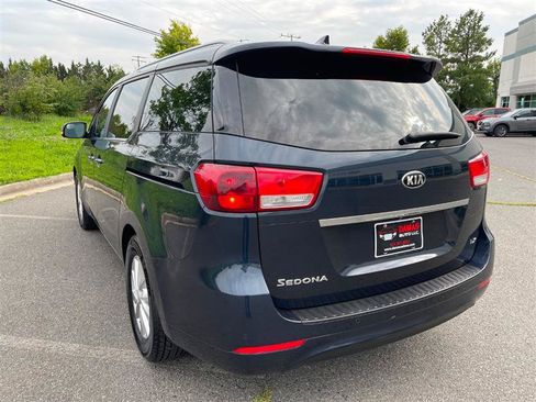 Used 2017 Kia Sedona LX w/ LX Essentials Premium Package FWD image 14