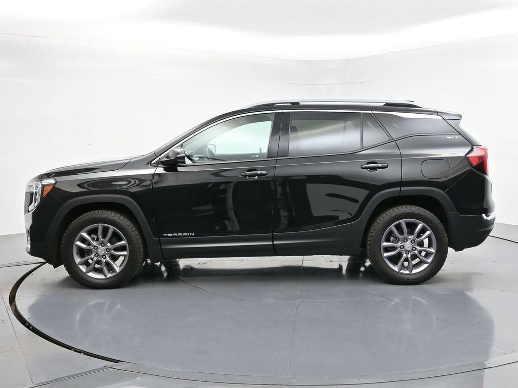 Used 2023 GMC Terrain SLT AWD/4WD image 5