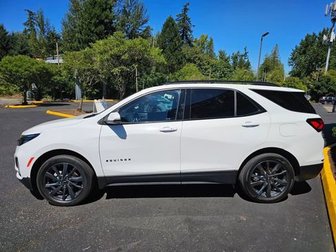 Used 2023 Chevrolet Equinox RS w/ RS Leather Package AWD/4WD image 4