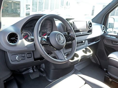 Used 2026 Mercedes-Benz Sprinter 2500 image 11
