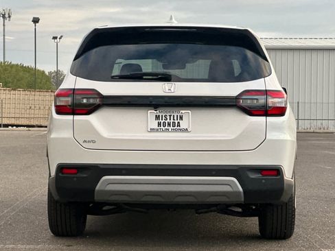 New 2025 Honda Pilot EX-L image 4