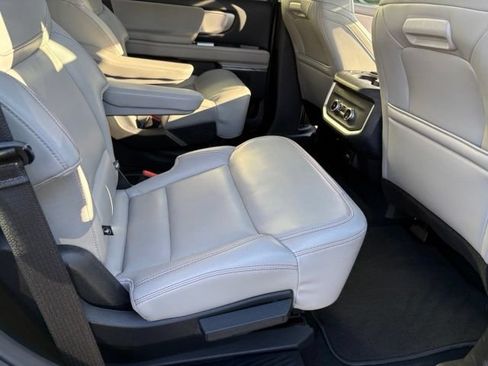 Certified 2025 Ford Expedition Active AWD/4WD image 44