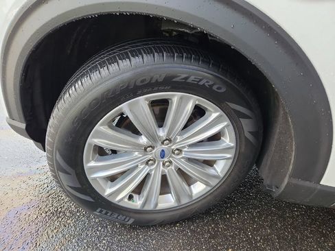 Used 2023 Ford Explorer Limited w/ Limited Technology Package RWD image 40