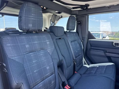 Used 2025 Ford Bronco Heritage Edition AWD/4WD image 25