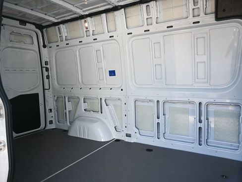 Used 2025 Mercedes-Benz Sprinter 2500 image 21