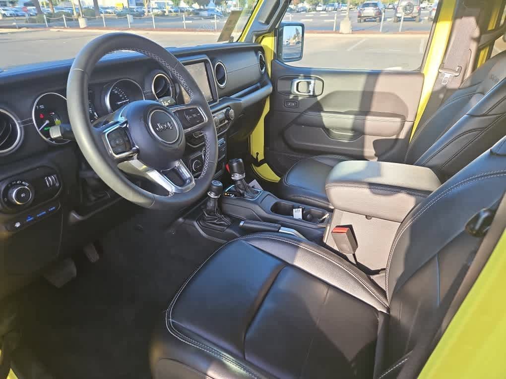 Used 2023 Jeep Wrangler Unlimited Sahara AWD/4WD image 14