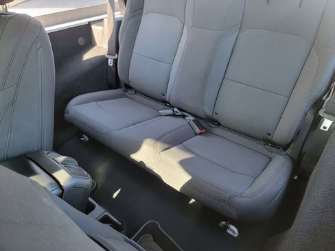 Used 2022 Jeep Wrangler Sport image 15