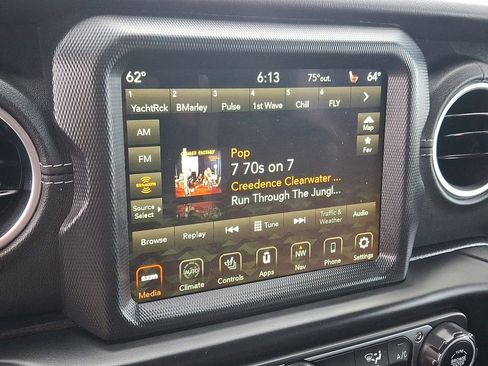 Used 2023 Jeep Wrangler Unlimited Sahara w/ Cold Weather Group AWD/4WD image 17